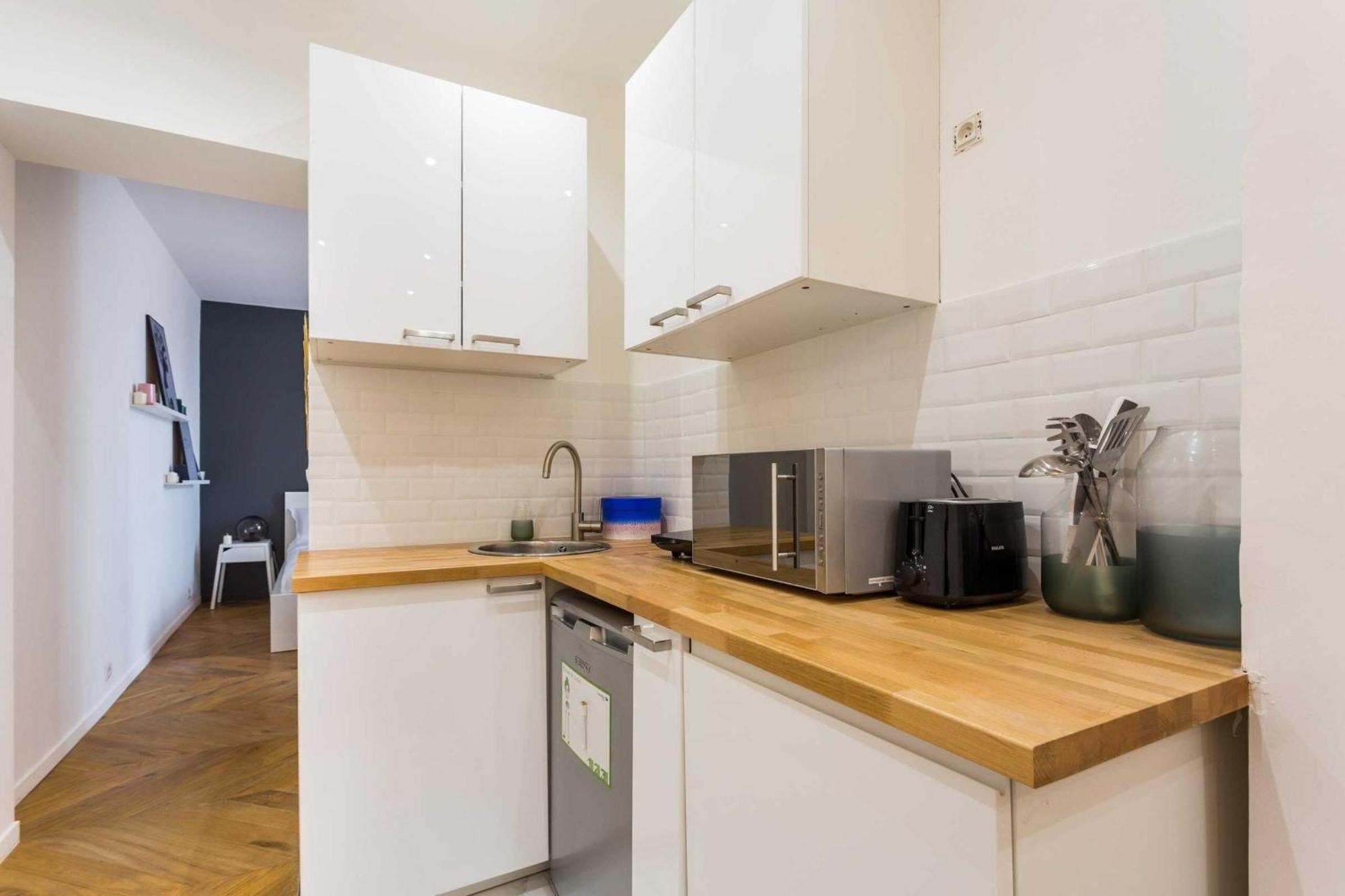 Apartment Cosy -2p- Place De Clichy-gare Saint Lazarre *